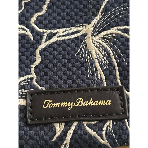Tommy Bahama Navy & White Linen Blend Floral Embroidered Wristlet Clutch Bag - Picture 3 of 8